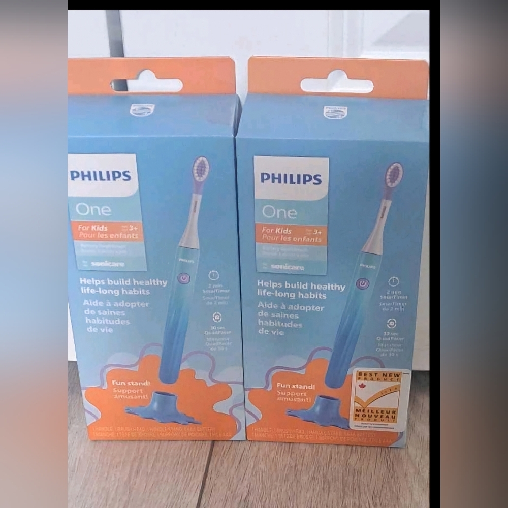 2 Brand New Philips One Kids Battery operated Toothbrush - Blue and Orange